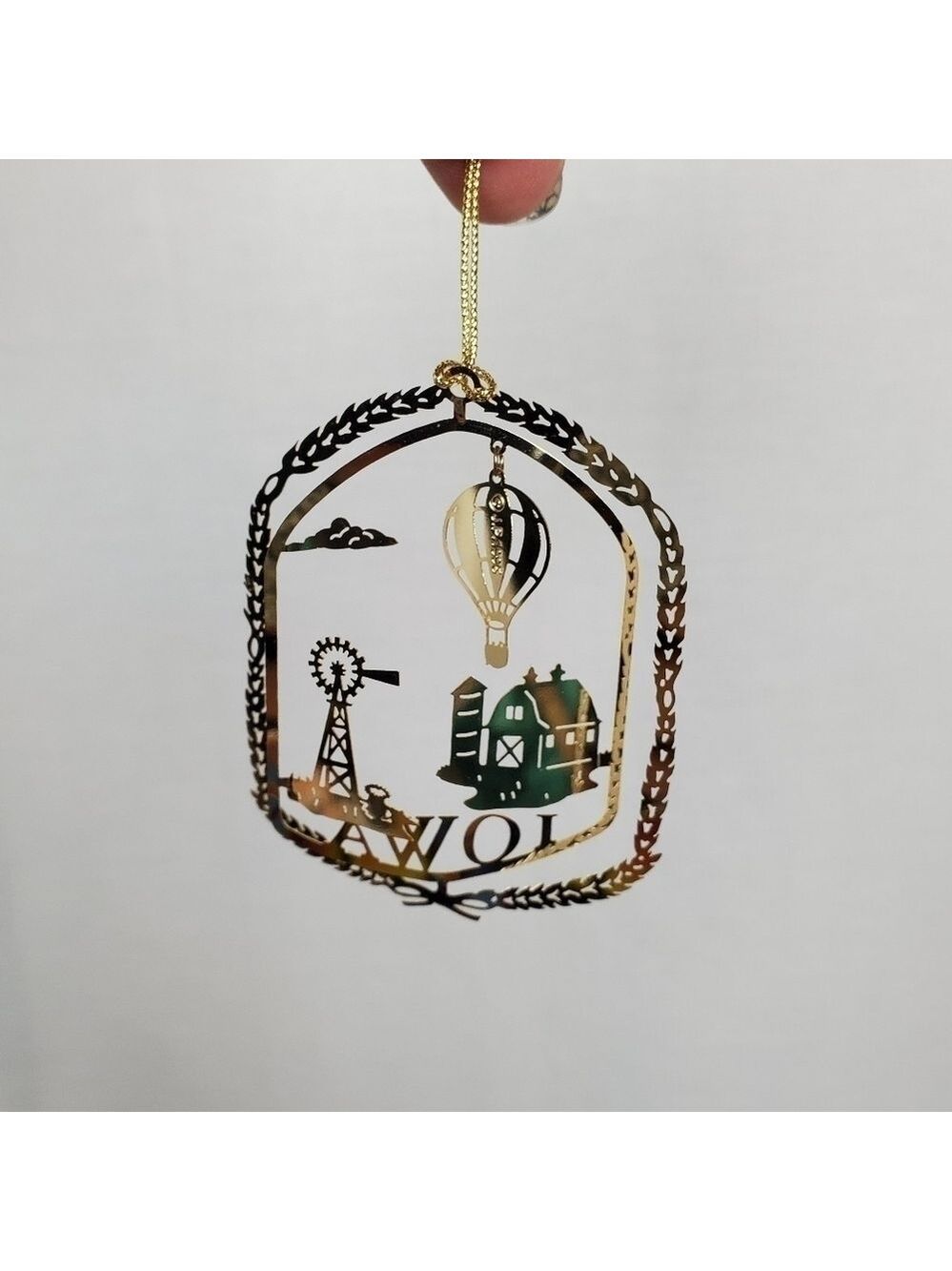 Nation's Treasures 24K gold Iowa Ornament - Picture 6 of 9